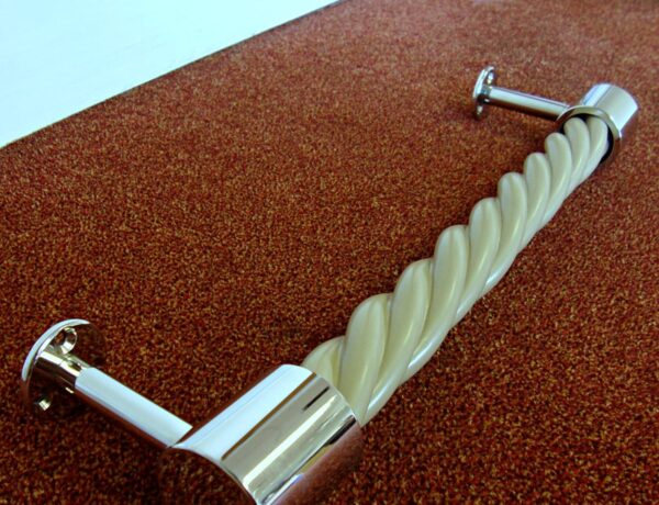 Bespoke rope-twist pull handle