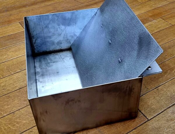 Folded steel box with flanged edge