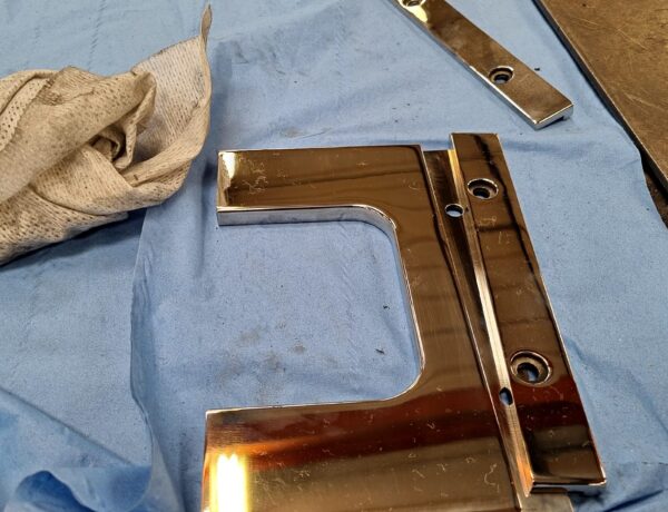 Polished brass C-shaped pull handle